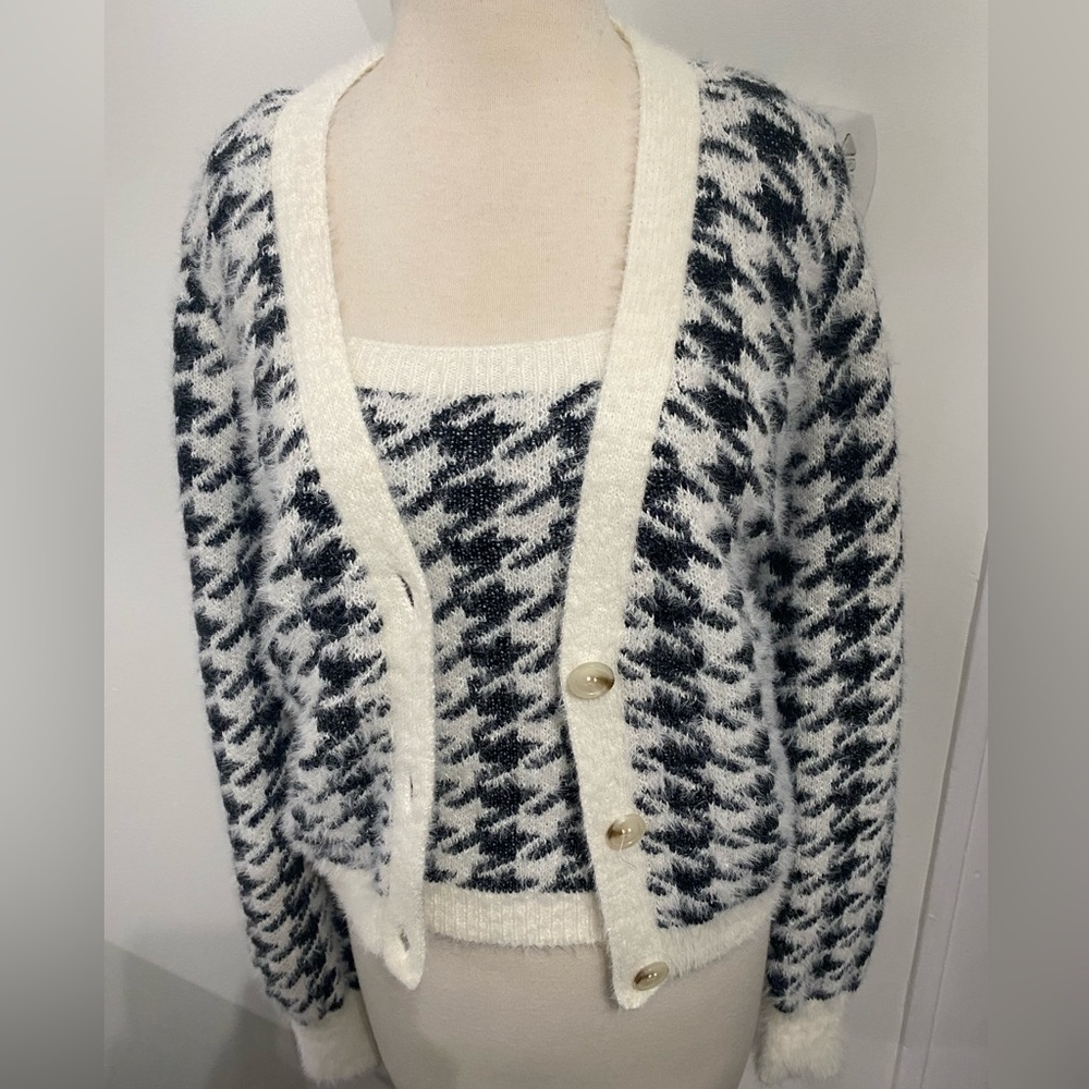 WILLOW & WIND Houndstooth Sweater Set - Size S - NEW
